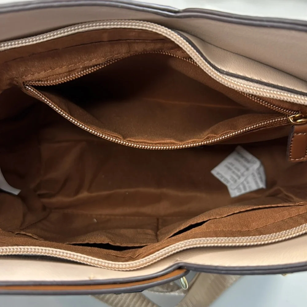 NWT Adrienne Vittadini Serafina Signature Collection Hobo Handbag in Taupe/Cream